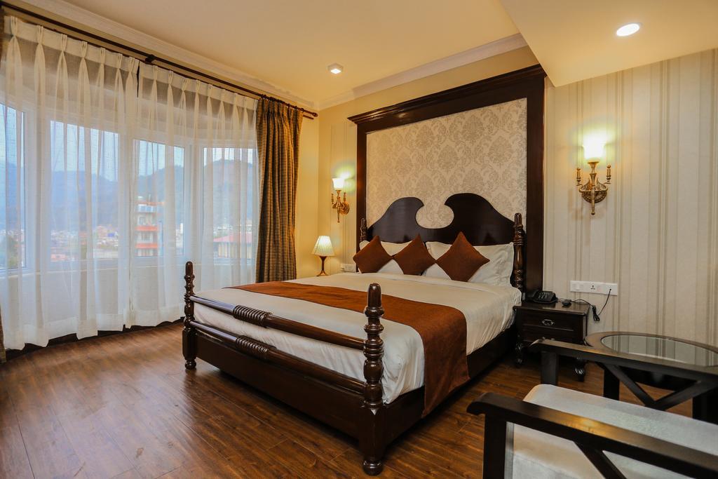 Da Yatra Courtyard Hotel Покхара Экстерьер фото