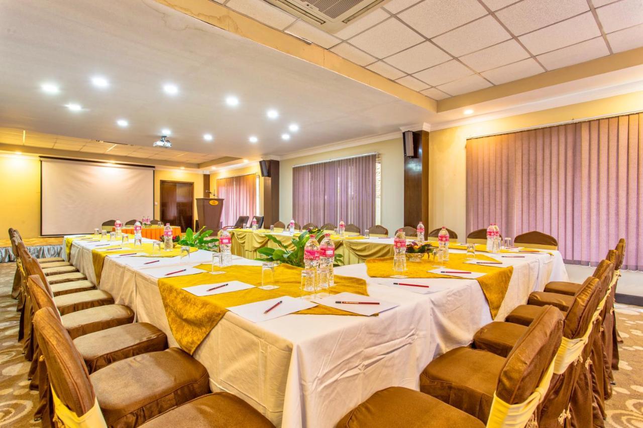 Da Yatra Courtyard Hotel Покхара Экстерьер фото