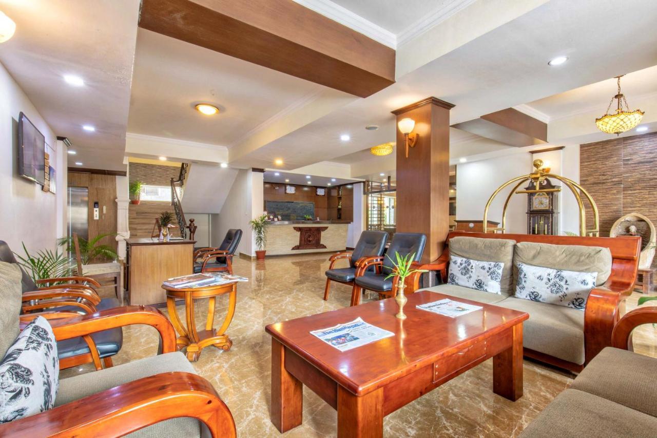 Da Yatra Courtyard Hotel Покхара Экстерьер фото