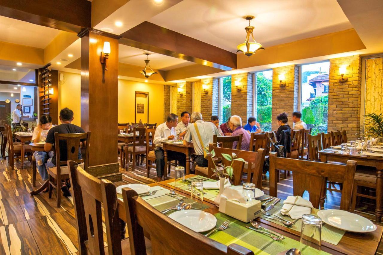 Da Yatra Courtyard Hotel Покхара Экстерьер фото