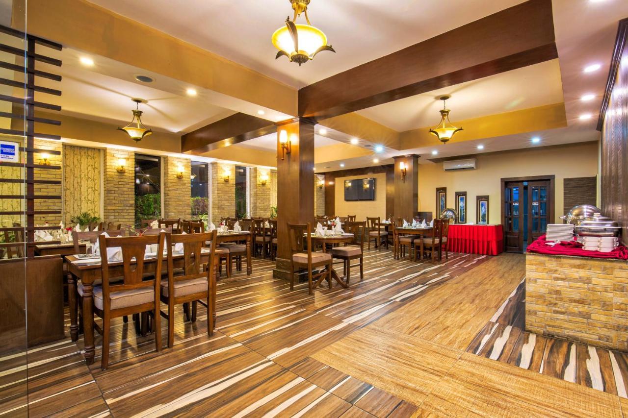 Da Yatra Courtyard Hotel Покхара Экстерьер фото