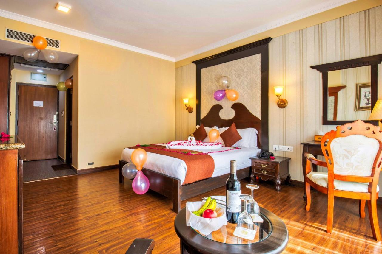 Da Yatra Courtyard Hotel Покхара Экстерьер фото