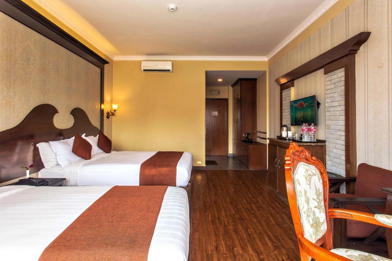 Da Yatra Courtyard Hotel Покхара Экстерьер фото