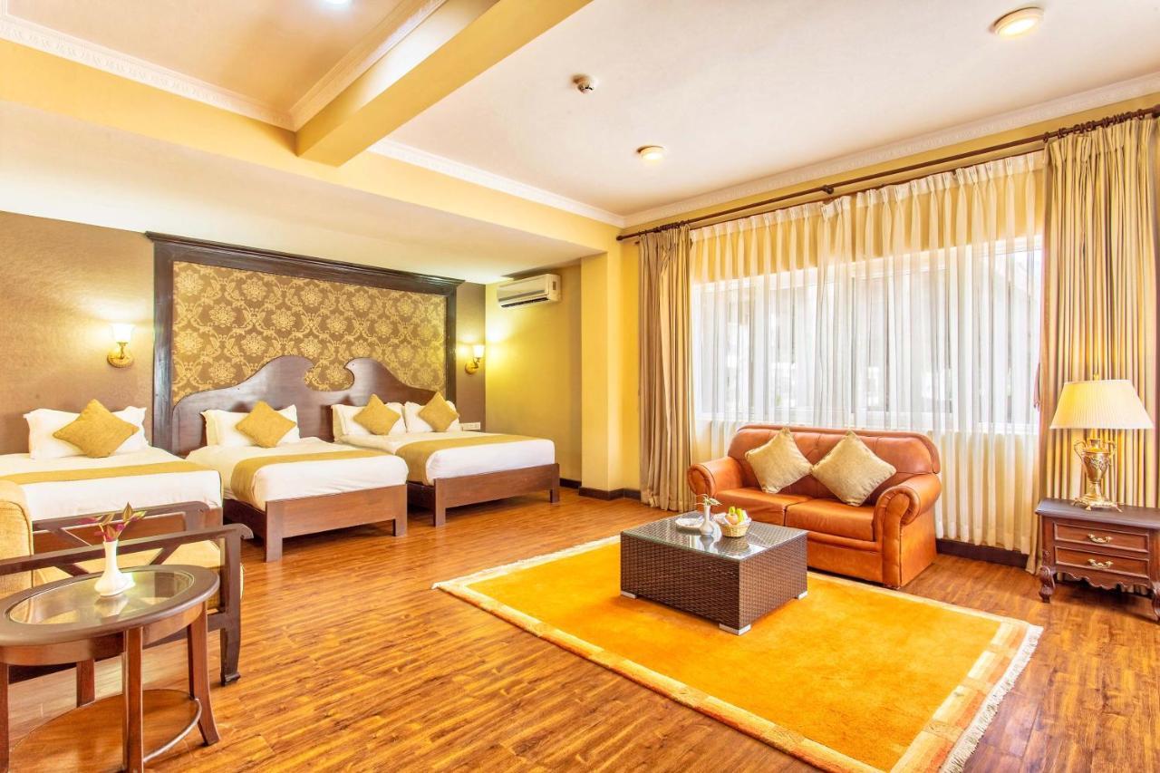 Da Yatra Courtyard Hotel Покхара Экстерьер фото