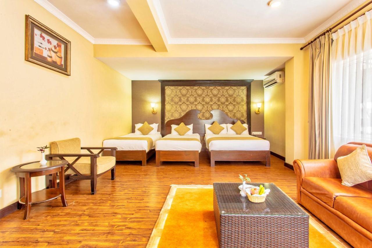 Da Yatra Courtyard Hotel Покхара Экстерьер фото
