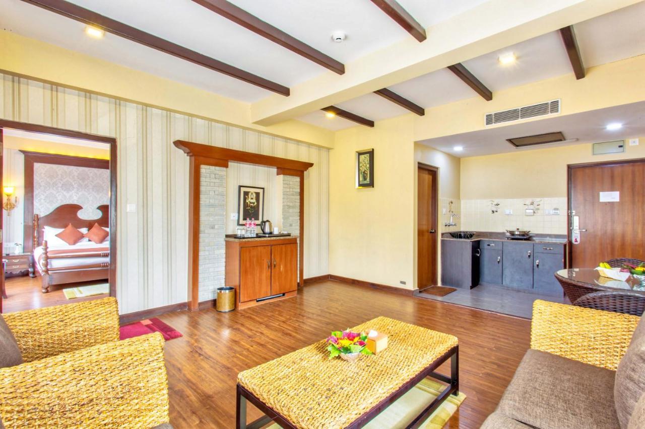 Da Yatra Courtyard Hotel Покхара Экстерьер фото